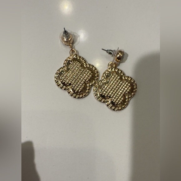 Brand New Clover Earrings - Picture 5 of 5